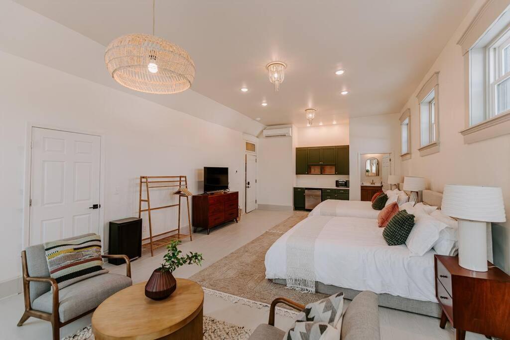 Апартаменти East Main Lofts - Boho 203 Медісон Екстер'єр фото
